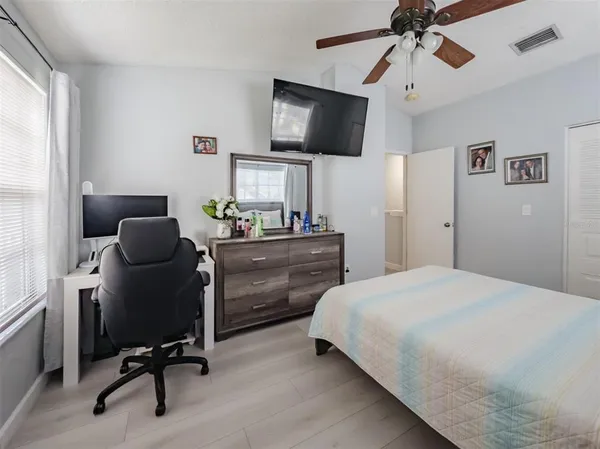 $1,800 | 724 Kensington Lake Circle, Brandon, FL 33511