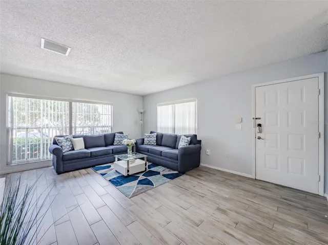 $1,875 | 724 Kensington Lake Circle, Brandon, FL 33511