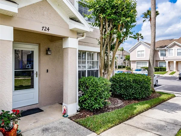 $1,800 | 724 Kensington Lake Circle, Brandon, FL 33511