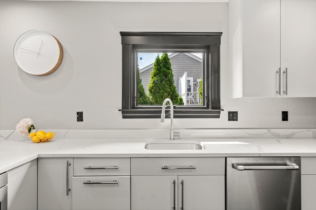 10 Wiltshire Road Newton, MA 02458 - Photo 21 of 37