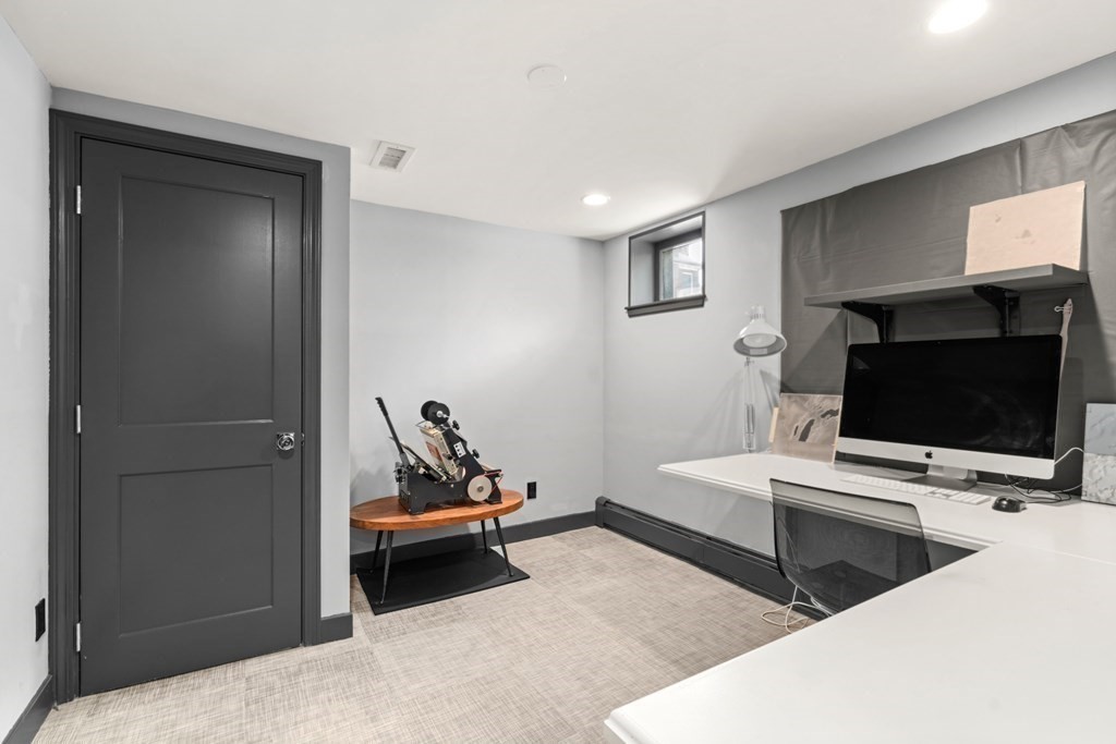 10 Wiltshire Road Newton, MA 02458 - Photo 28 of 37