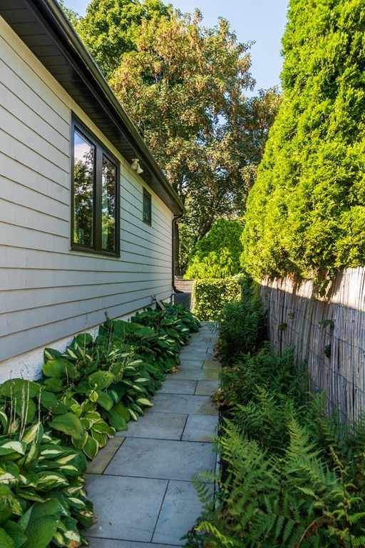 10 Wiltshire Road Newton, MA 02458 - Photo 34 of 37