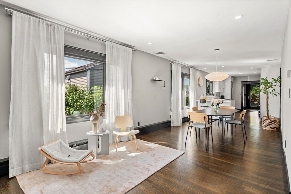 10 Wiltshire Road Newton, MA 02458 - Photo 4 of 37