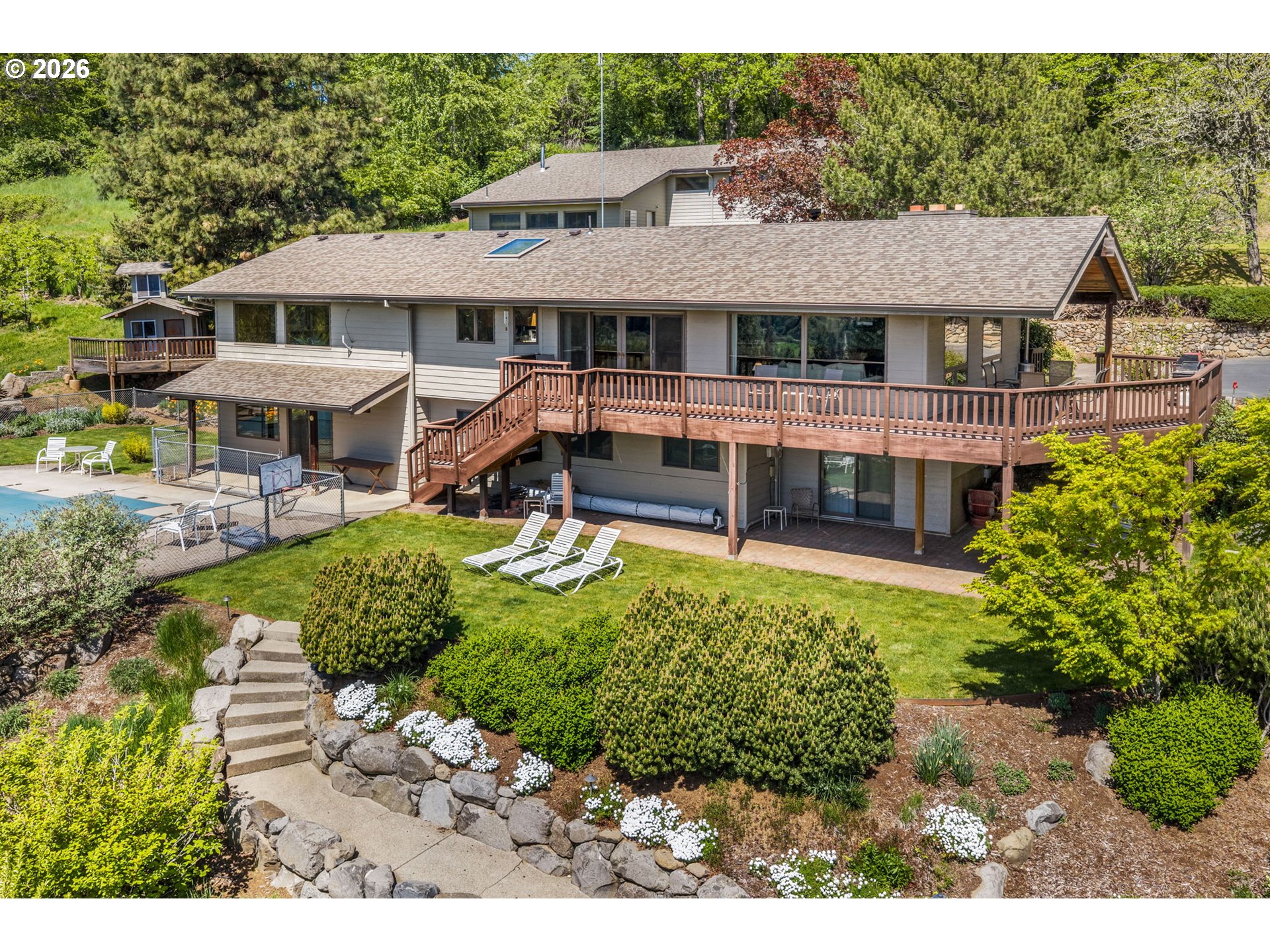 2250 Riverdale Road Hood River, OR 97031 - Photo 4 of 48