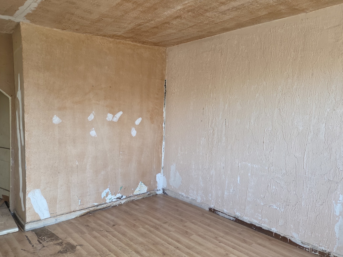 8847 South Burley Avenue Chicago, IL 60617 - Photo 25 of 29 a view of an empty room with wooden floor and a window