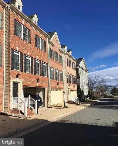 $3,400 | 20111 Cider Barrel Drive, Unit 22, Germantown, MD 20876