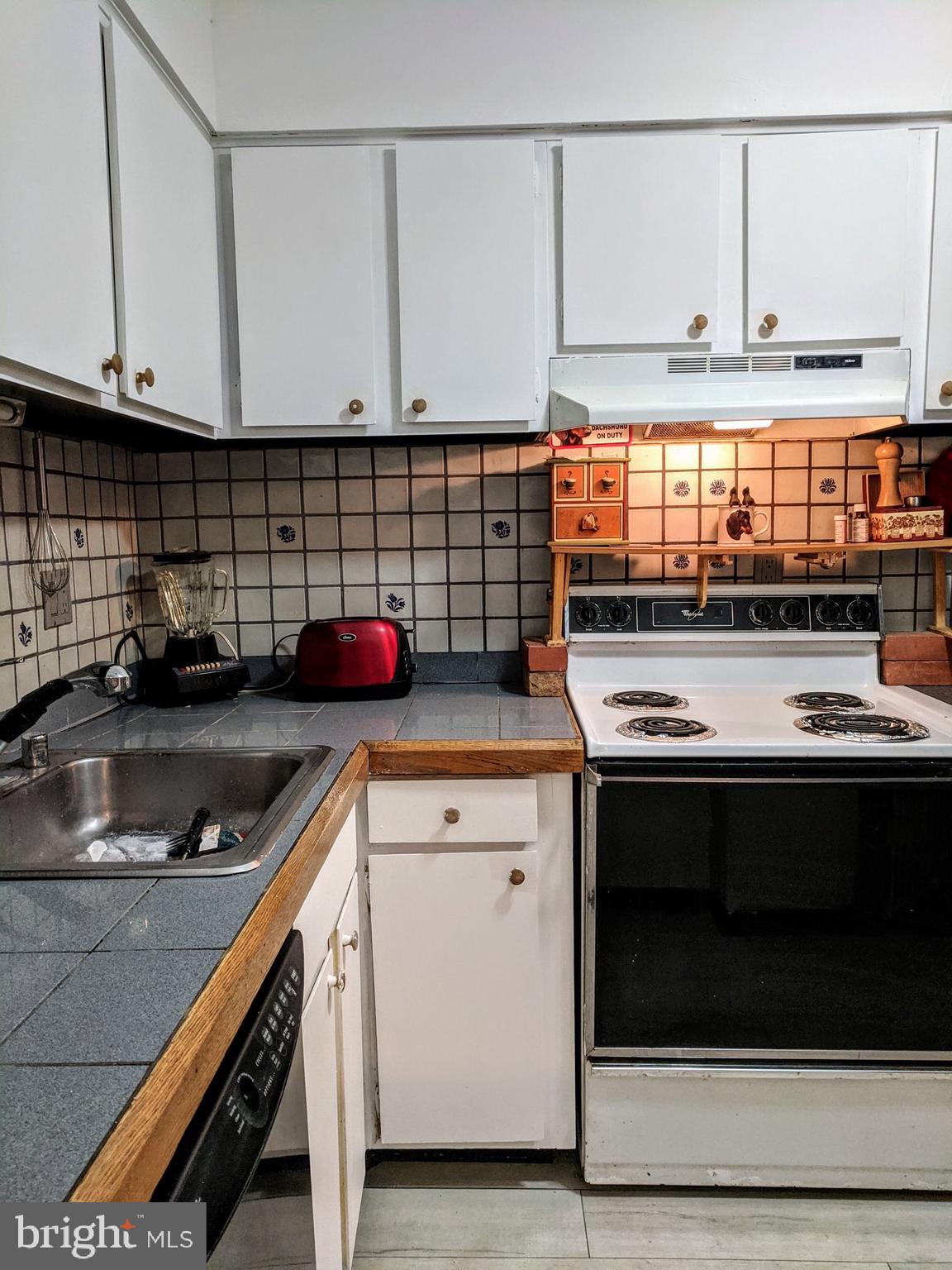 2374 Southgate Square Reston, VA 20191 - Photo 14 of 19