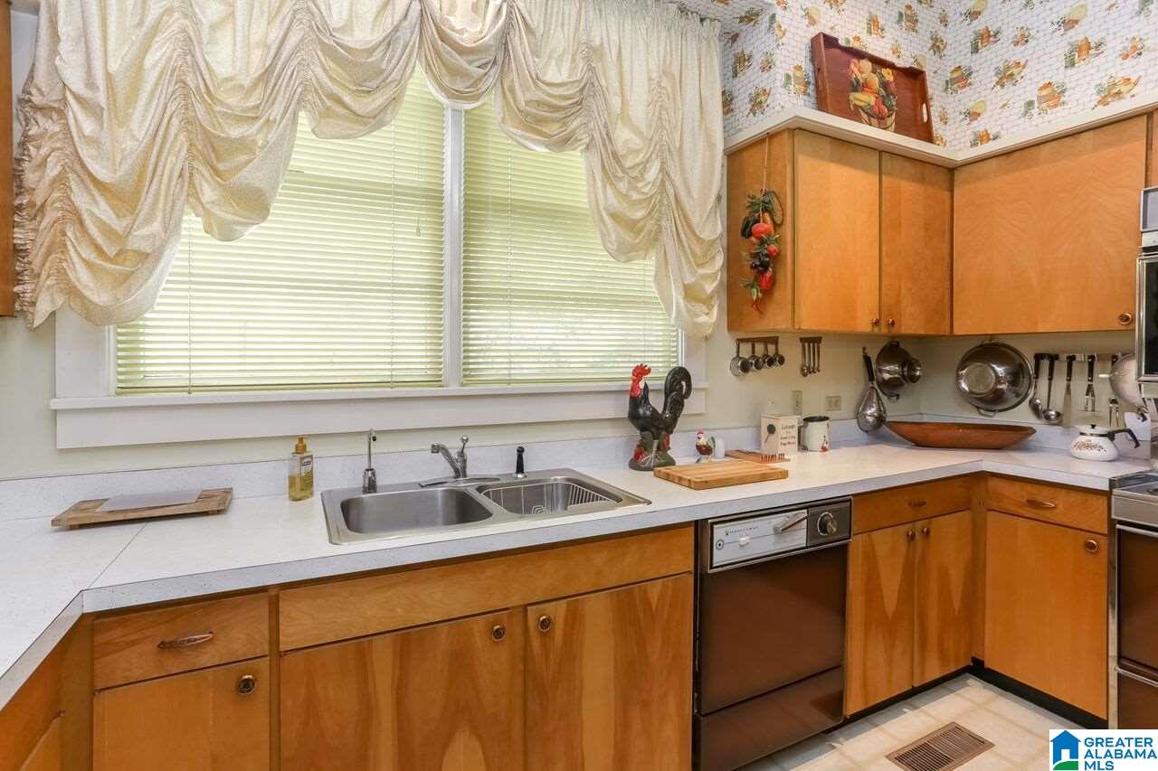 487 Evans Street Heflin, AL 36264 - Photo 2 of 49