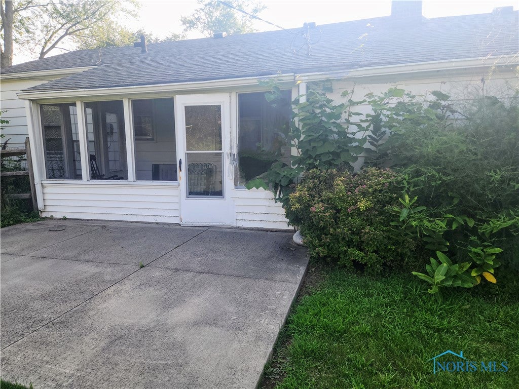 2104 Woonsocket Road Toledo, OH 43615 - Photo 4 of 12 Gallery Image 4