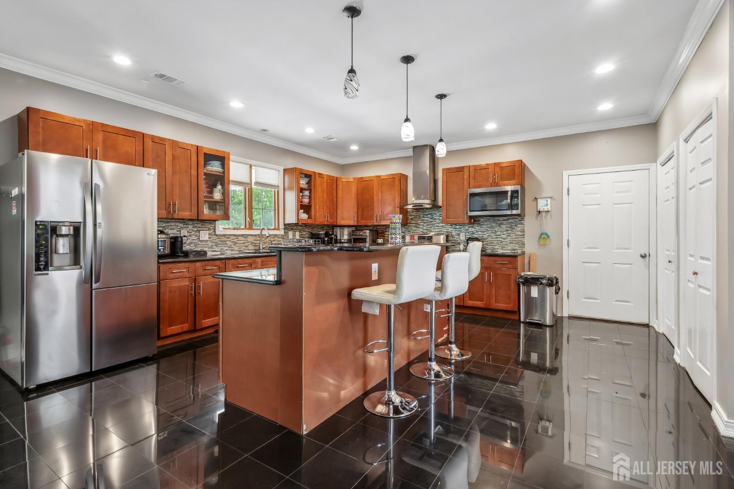 266 Fresh Ponds Road Monroe Township, NJ 08831 - Photo 7 of 34