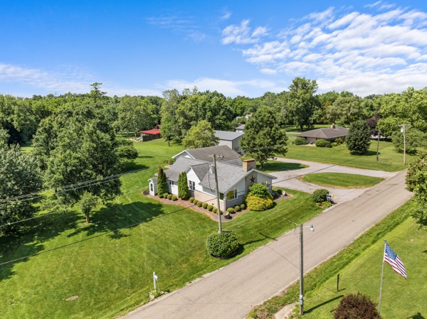 2476 East Washington Road Casey, IL 62420 - Photo 12 of 36 a view of a garden with houses