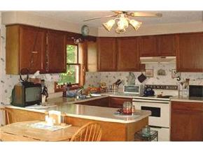 87 Hall Road Londonderry, NH 03053 - Photo 3 of 5
