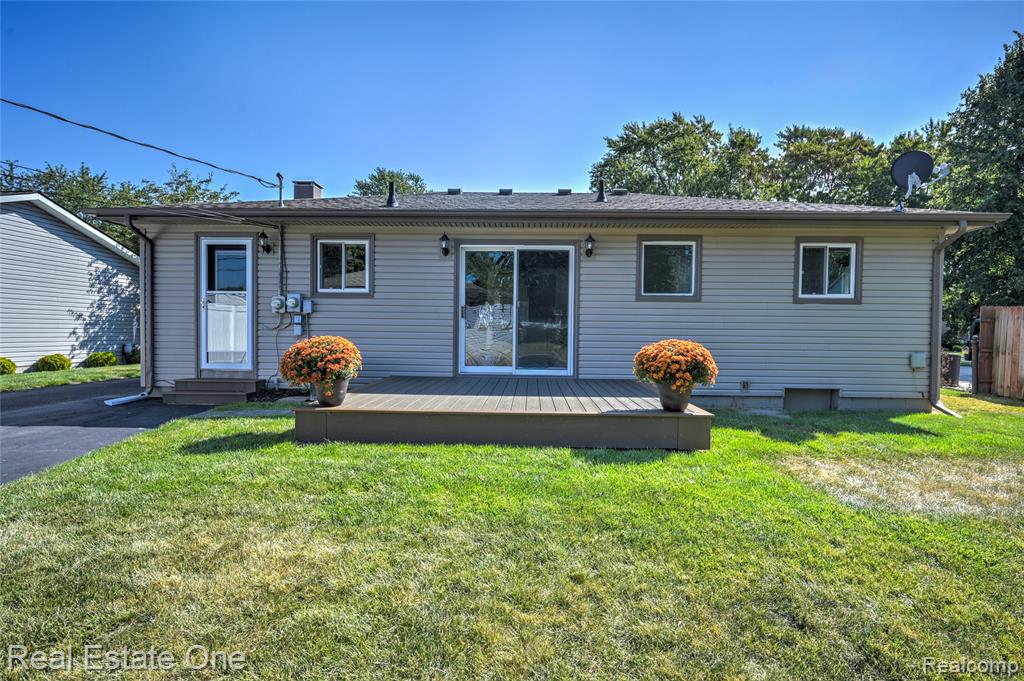 3140 Eastern Avenue Rochester, MI 48307 - Photo 3 of 31