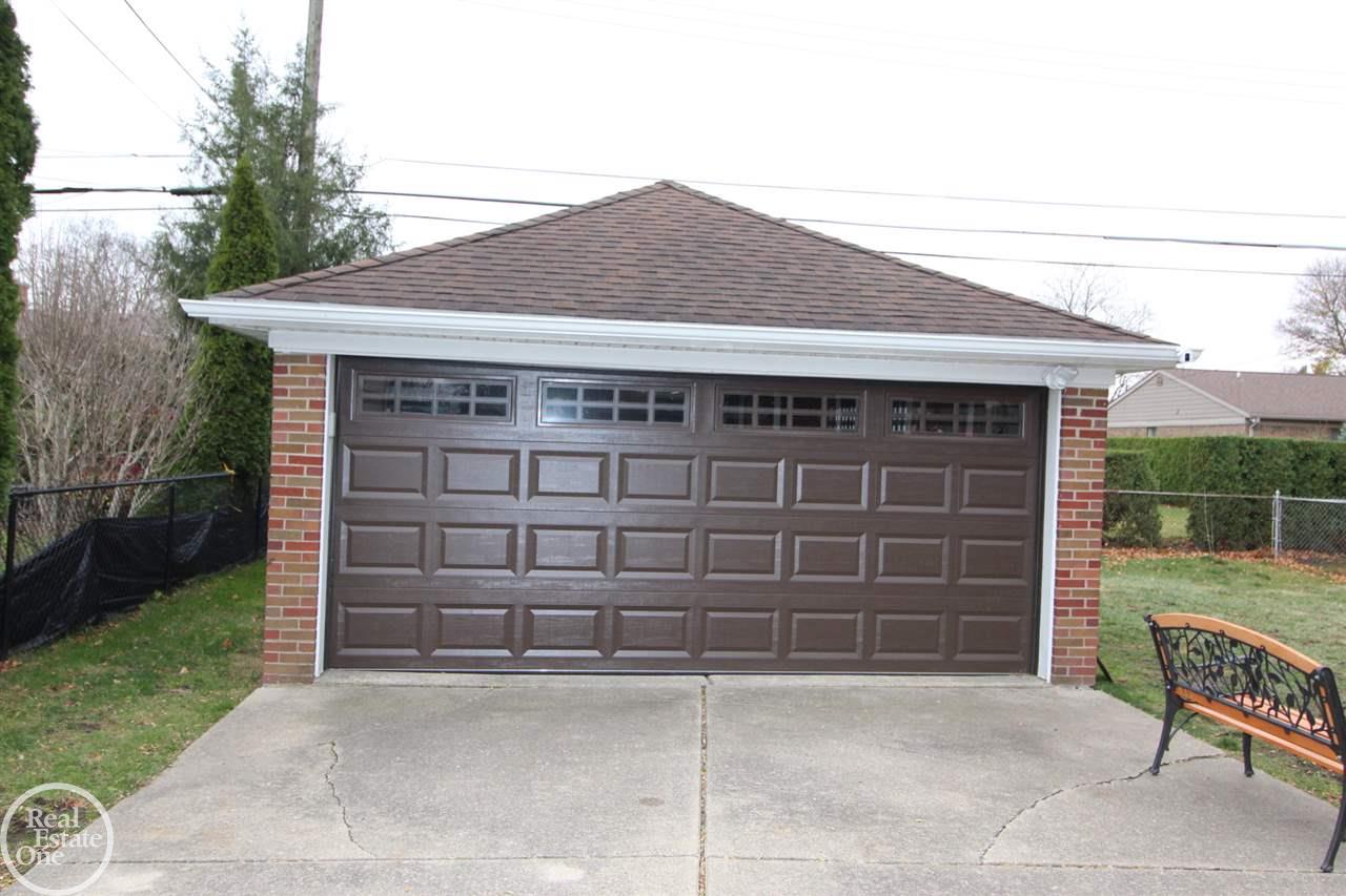 39 Vernier Road Grosse Pointe, MI 48236 - Photo 26 of 35 50030009-25.JPG
