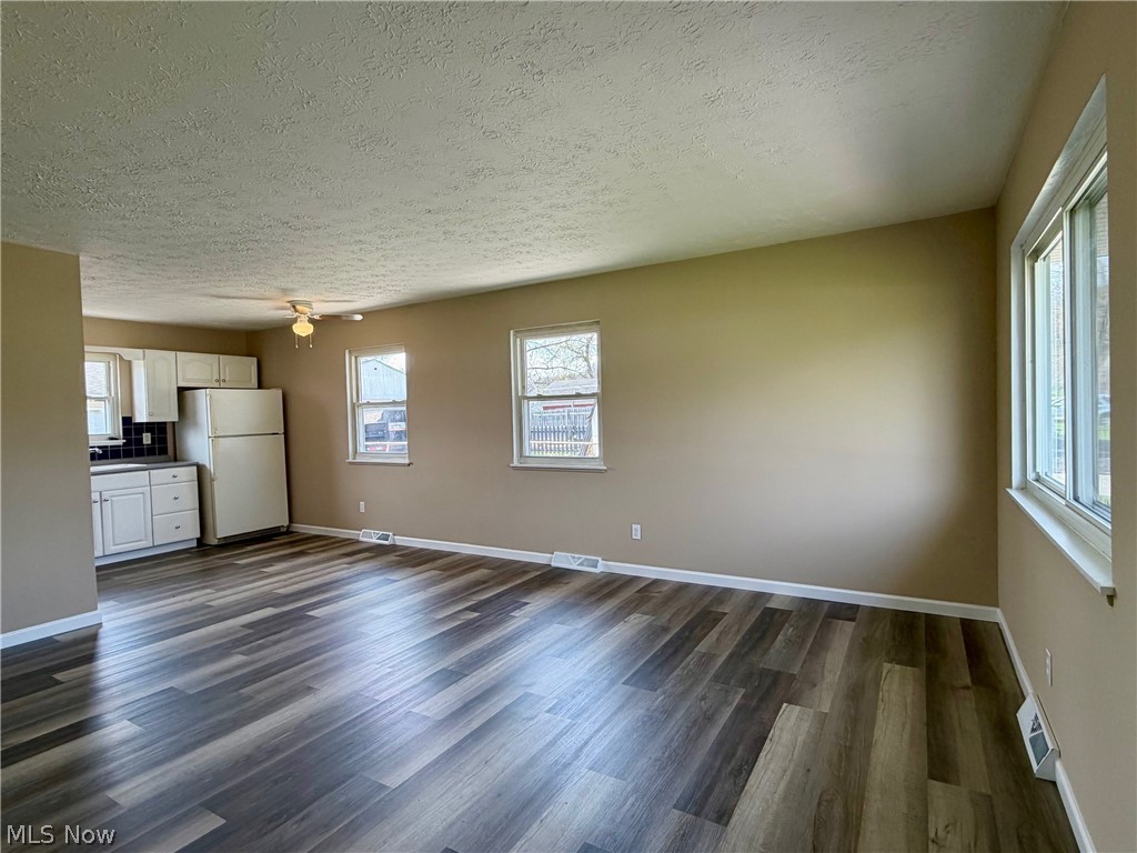 496 Crickett Road Chardon, OH 44024 - Photo 7 of 26
