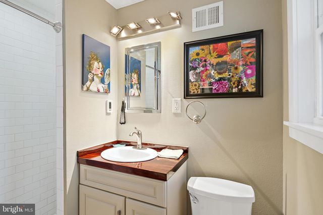 $1,300,000 | 2202 Fordham Drive, Alexandria, VA 22307