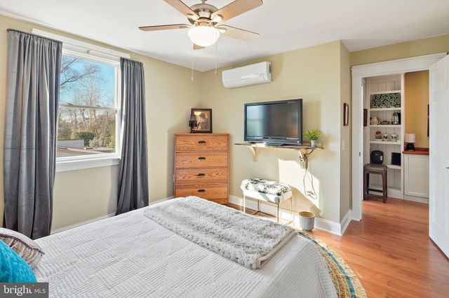 $1,300,000 | 2202 Fordham Drive, Alexandria, VA 22307