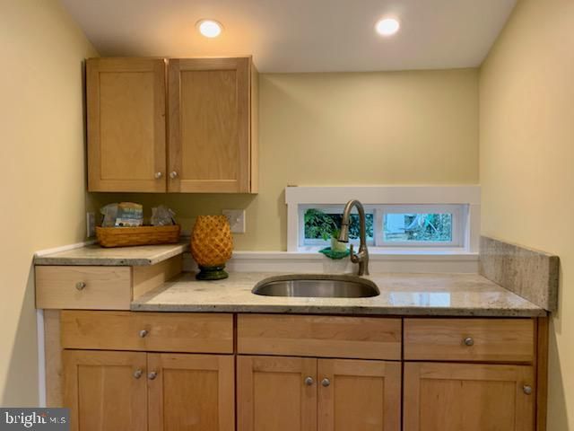 $1,300,000 | 2202 Fordham Drive, Alexandria, VA 22307