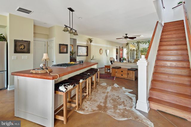 $1,300,000 | 2202 Fordham Drive, Alexandria, VA 22307