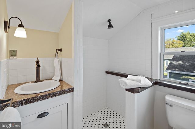 $1,300,000 | 2202 Fordham Drive, Alexandria, VA 22307