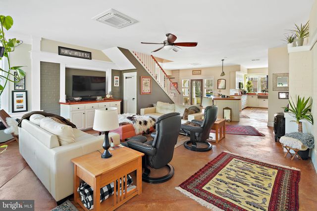 $1,300,000 | 2202 Fordham Drive, Alexandria, VA 22307