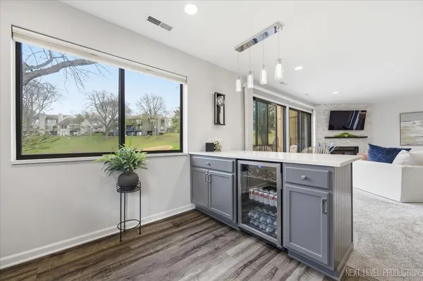$284,000 | 746 Oak Hill Road, Unit A, Lake Barrington, IL 60010