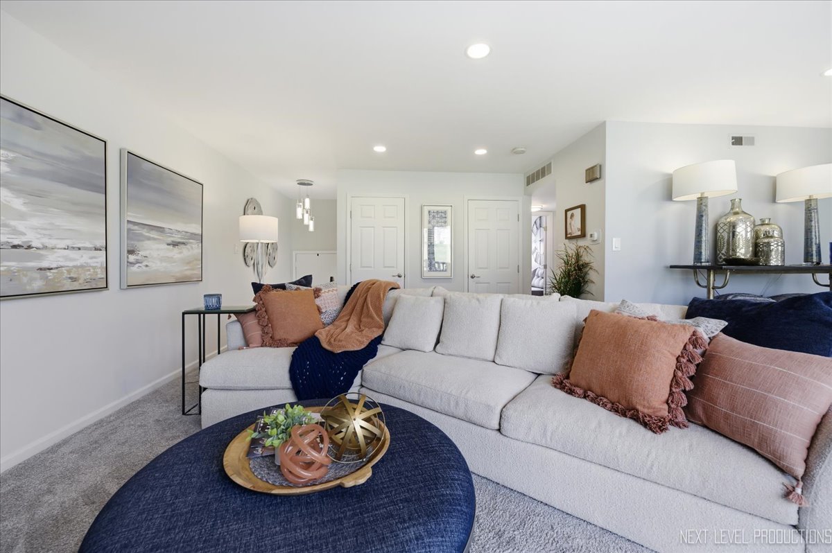 746 Oak Hill Road, Unit A Lake Barrington, IL 60010 - Photo 15 of 42