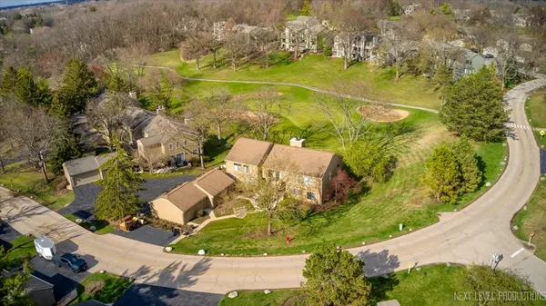 $284,000 | 746 Oak Hill Road, Unit A, Lake Barrington, IL 60010