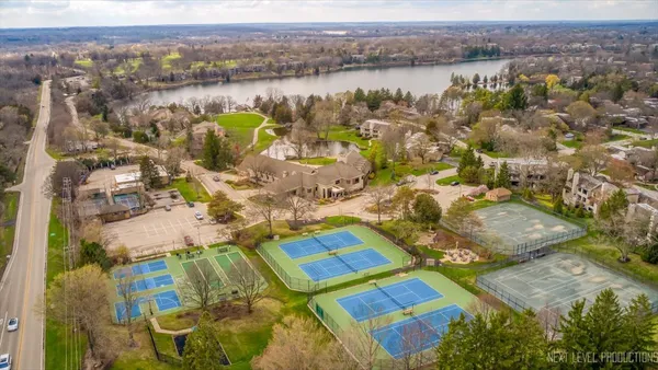 $284,000 | 746 Oak Hill Road, Unit A, Lake Barrington, IL 60010