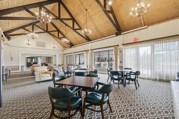 $284,000 | 746 Oak Hill Road, Unit A, Lake Barrington, IL 60010