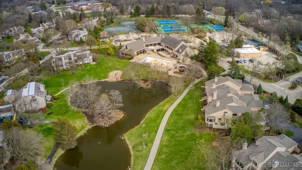 $284,000 | 746 Oak Hill Road, Unit A, Lake Barrington, IL 60010