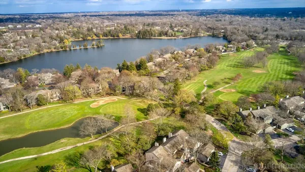 $284,000 | 746 Oak Hill Road, Unit A, Lake Barrington, IL 60010