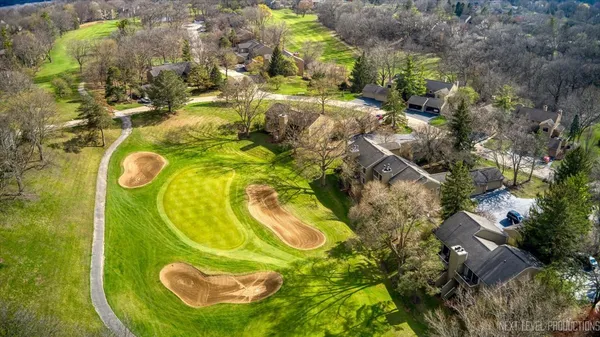 $284,000 | 746 Oak Hill Road, Unit A, Lake Barrington, IL 60010