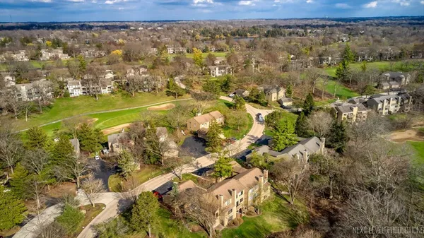 $284,000 | 746 Oak Hill Road, Unit A, Lake Barrington, IL 60010