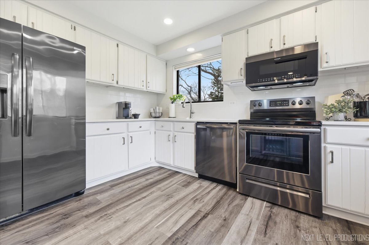 746 Oak Hill Road, Unit A Lake Barrington, IL 60010 - Photo 5 of 42