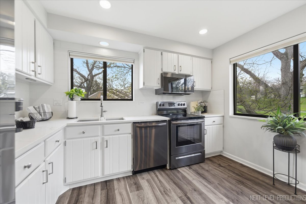 746 Oak Hill Road, Unit A Lake Barrington, IL 60010 - Photo 7 of 42