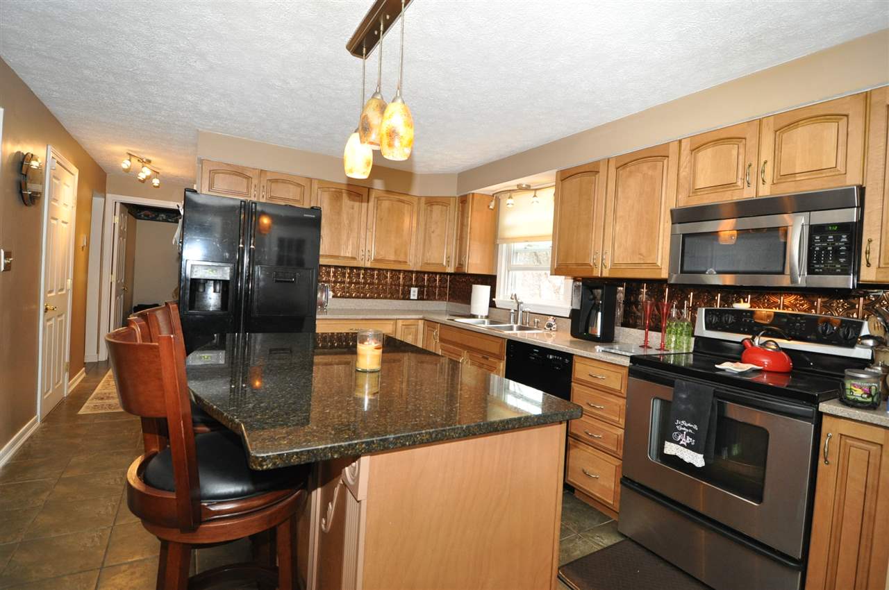 454 Smyth Road Manchester, NH 03104 - Photo 3 of 13