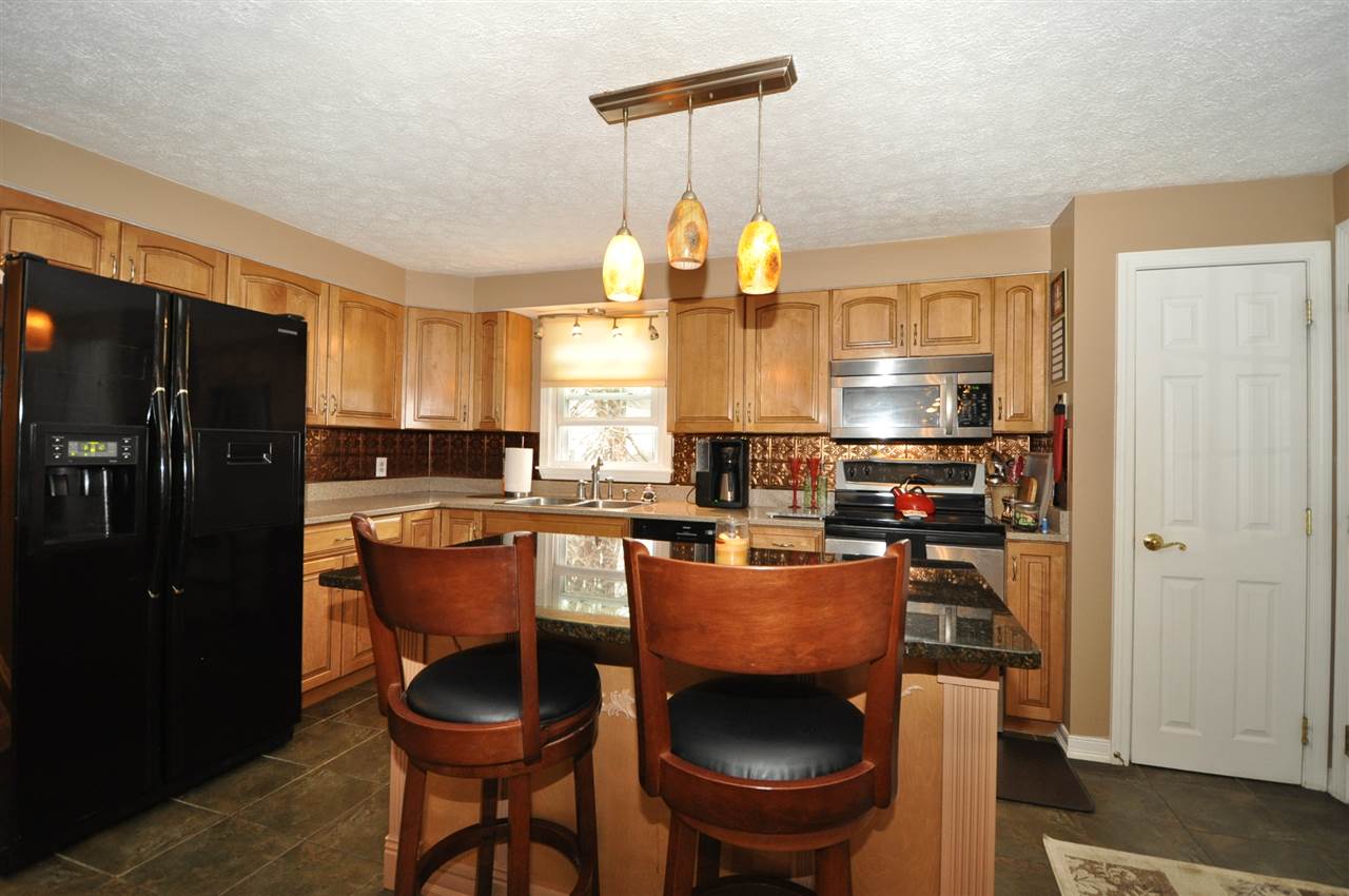 454 Smyth Road Manchester, NH 03104 - Photo 4 of 13