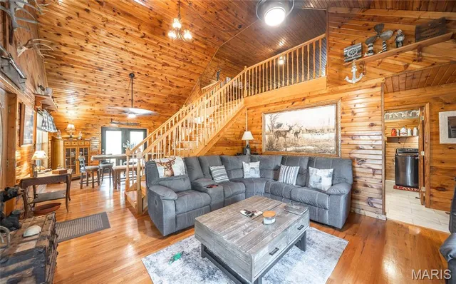 $685,000 | 662 Nixon School Road, Leasburg, MO 65535