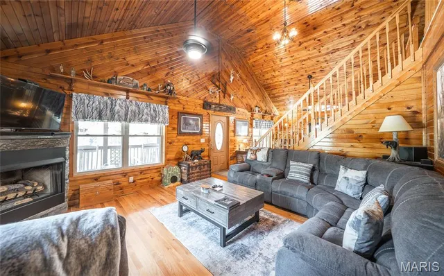 $685,000 | 662 Nixon School Road, Leasburg, MO 65535