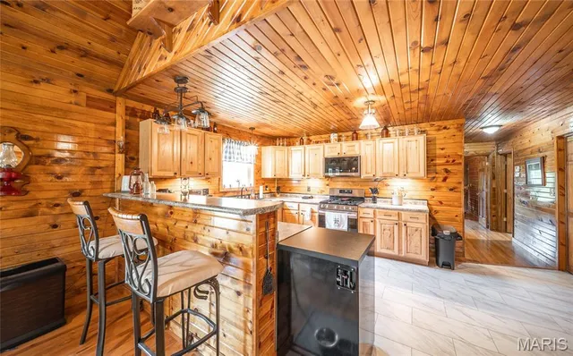 $685,000 | 662 Nixon School Road, Leasburg, MO 65535