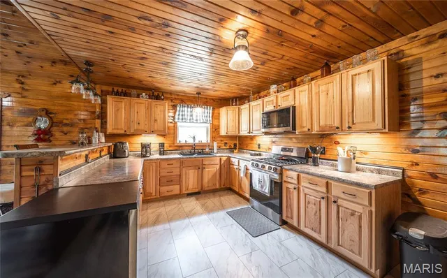 $685,000 | 662 Nixon School Road, Leasburg, MO 65535