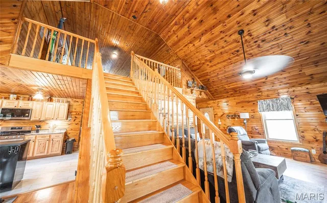 $685,000 | 662 Nixon School Road, Leasburg, MO 65535