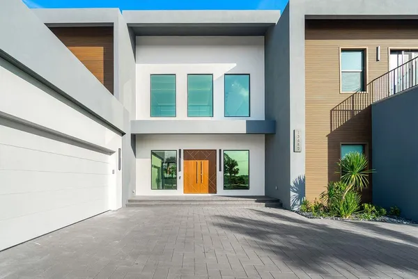 $5,250,000 | 13480 Highway 1, Juno Beach, FL 33408