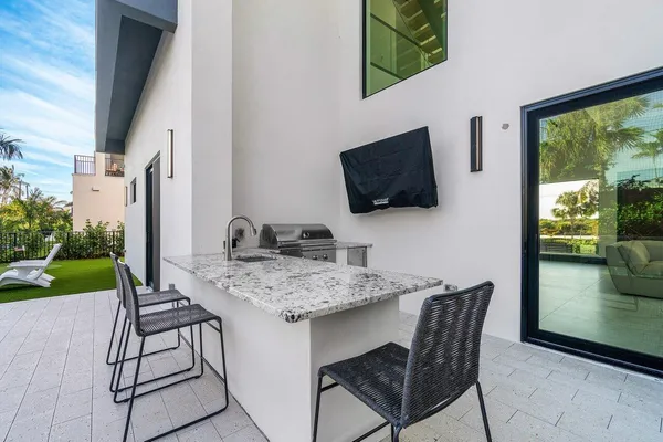 $5,250,000 | 13480 Highway 1, Juno Beach, FL 33408