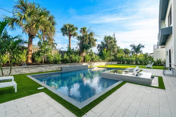 $5,250,000 | 13480 Highway 1, Juno Beach, FL 33408