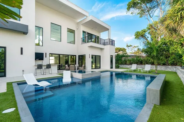 $5,250,000 | 13480 Highway 1, Juno Beach, FL 33408