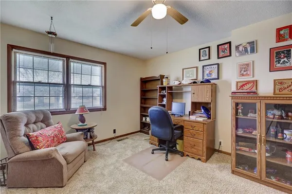 $252,250 | 710 South Vermont Avenue, Columbus, KS 66725