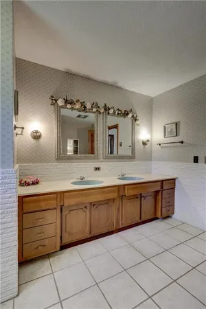 $252,250 | 710 South Vermont Avenue, Columbus, KS 66725