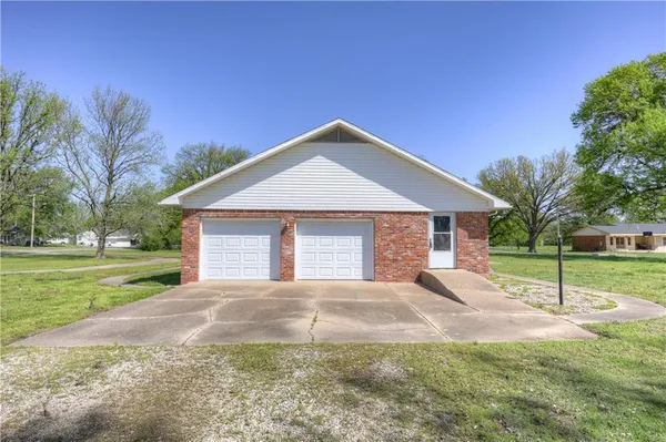 $252,250 | 710 South Vermont Avenue, Columbus, KS 66725